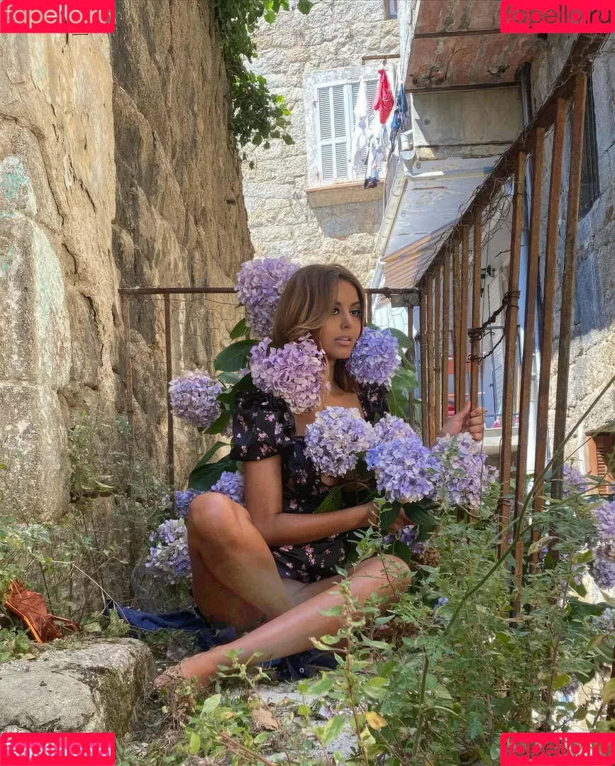 Zahia Dehar Onlyfans Photo Gallery 