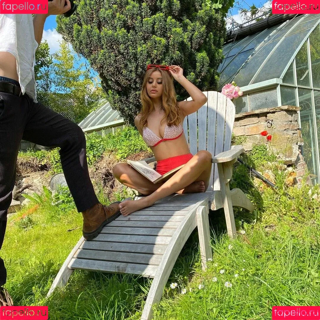 Zahia Dehar Onlyfans Photo Gallery 