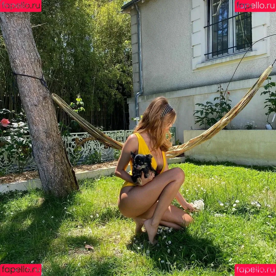 Zahia Dehar Onlyfans Photo Gallery 