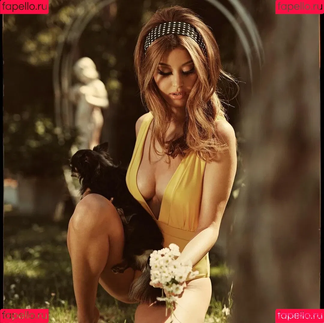 Zahia Dehar Onlyfans Photo Gallery 