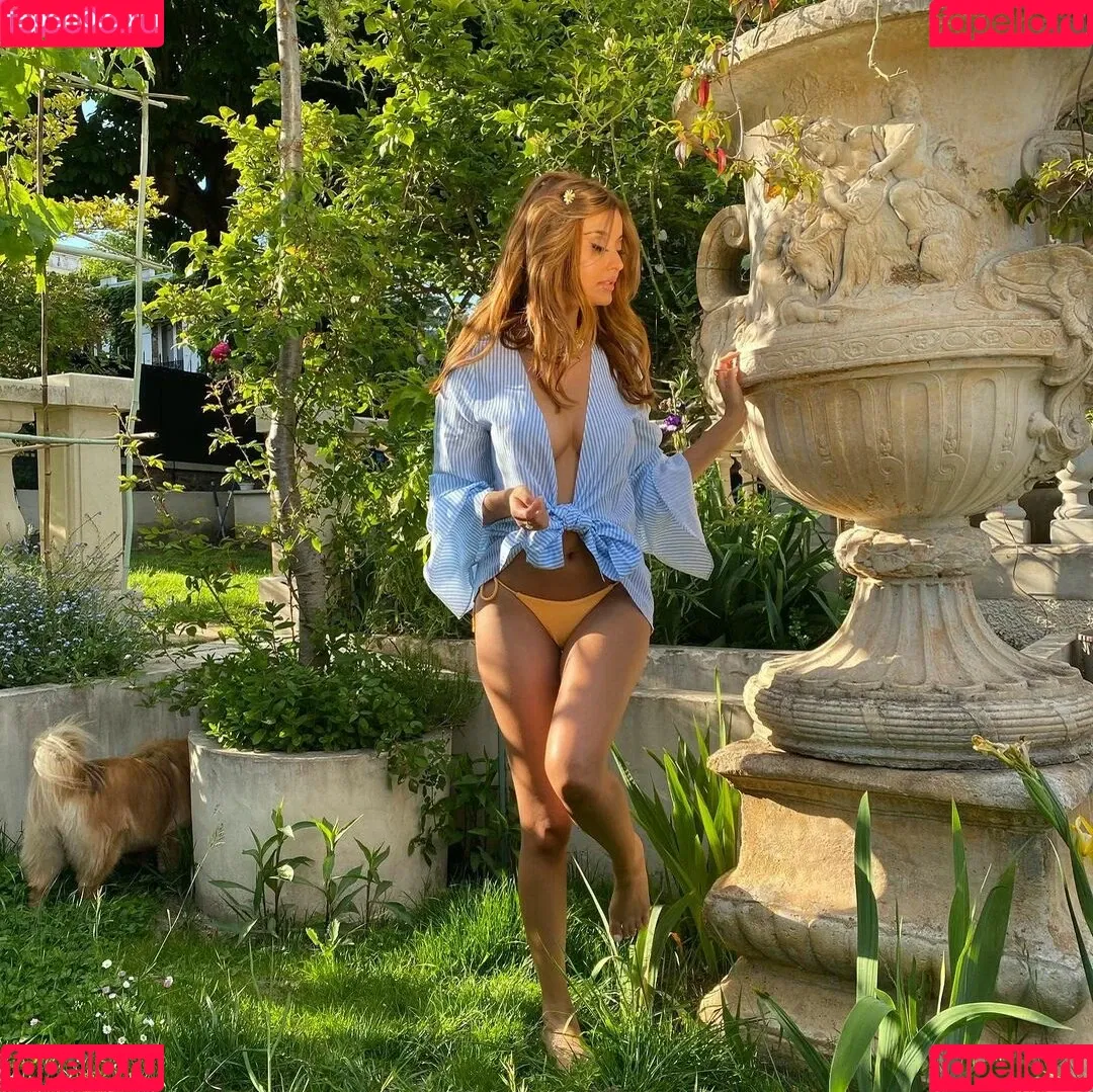 Zahia Dehar Onlyfans Photo Gallery 