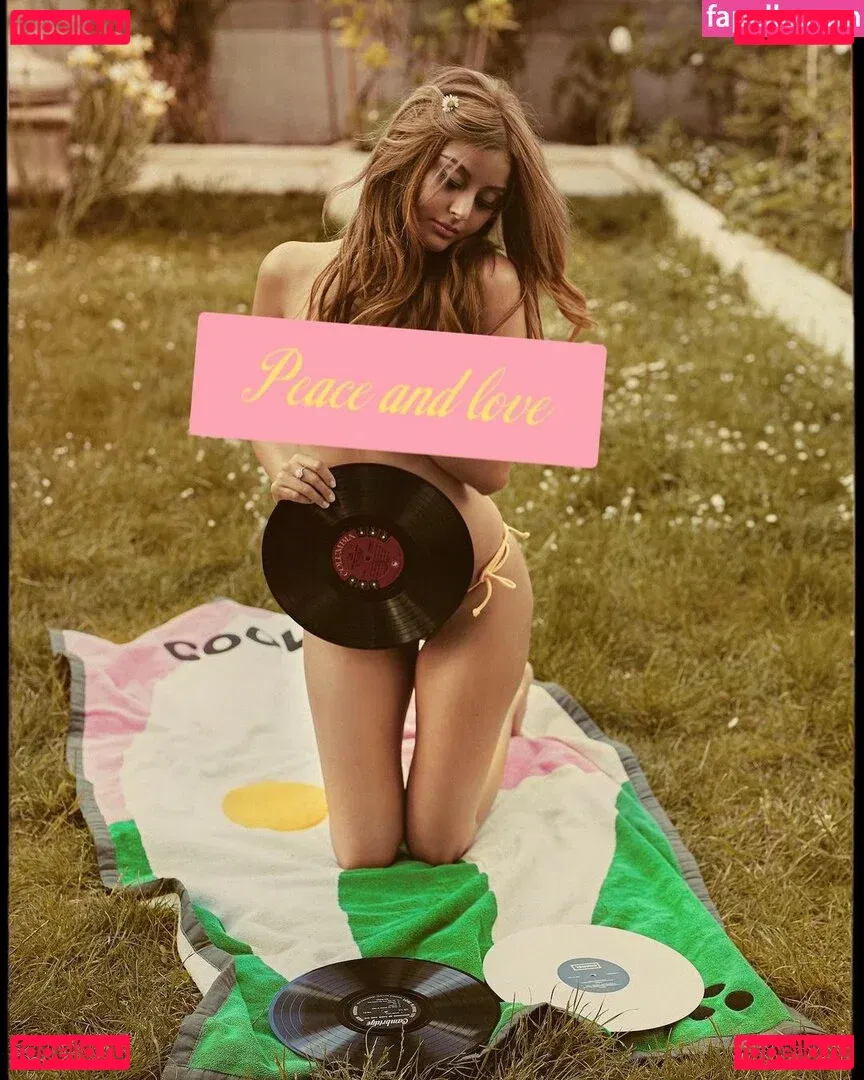 Zahia Dehar Onlyfans Photo Gallery 