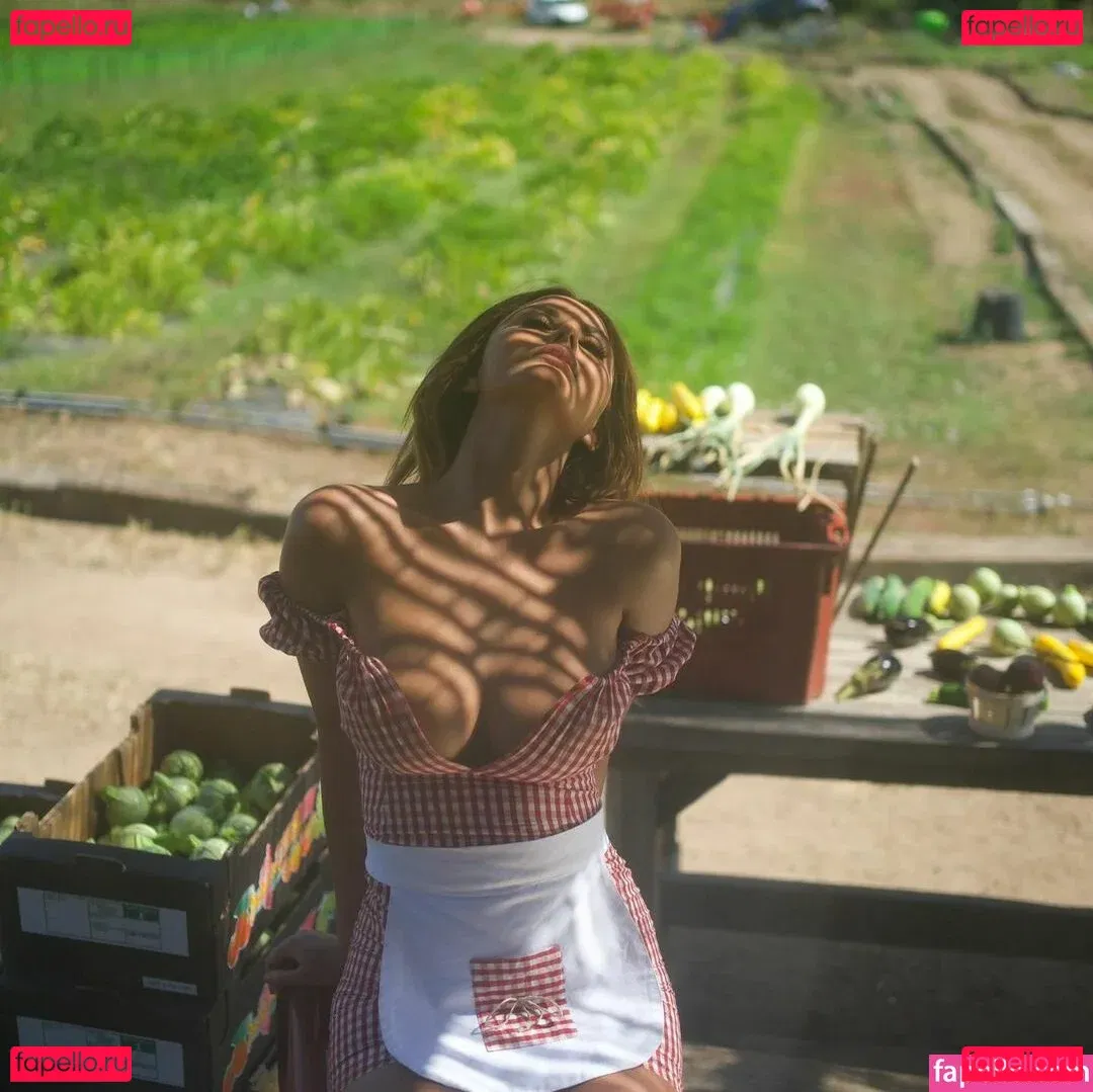 Zahia Dehar Onlyfans Photo Gallery 