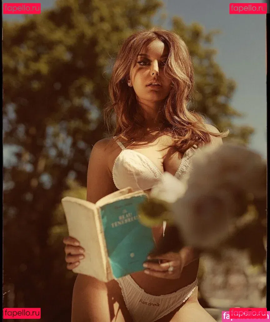 Zahia Dehar Onlyfans Photo Gallery 