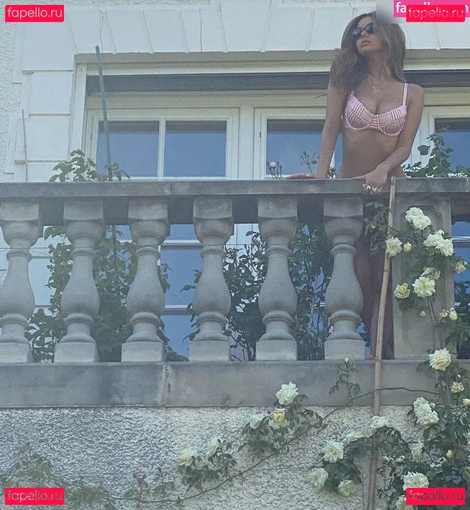 Zahia Dehar Onlyfans Photo Gallery 