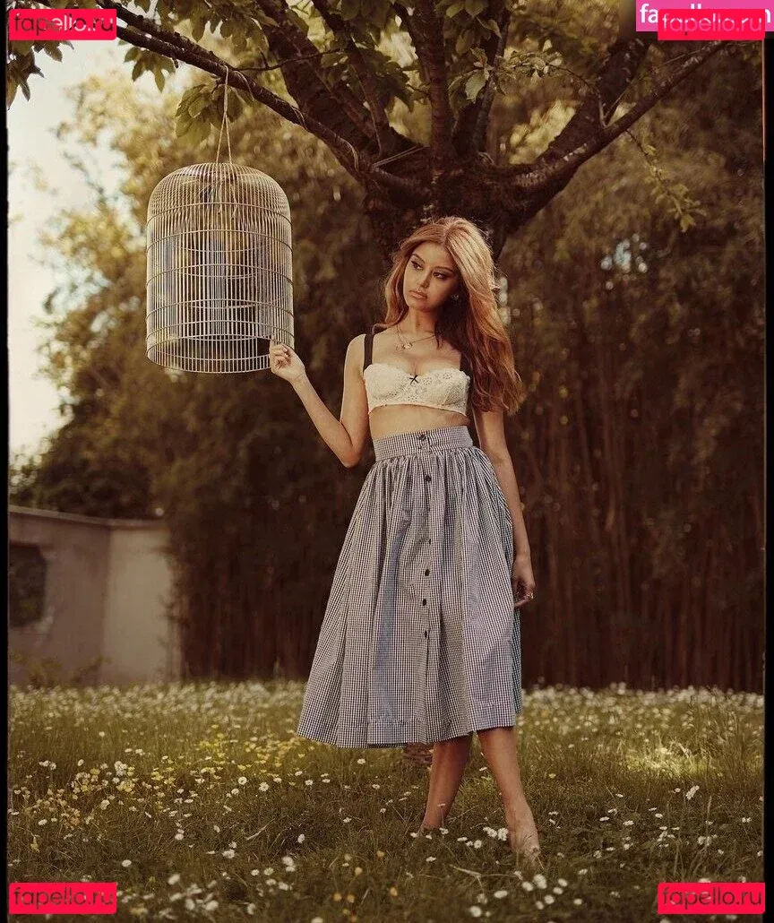 Zahia Dehar Onlyfans Photo Gallery 