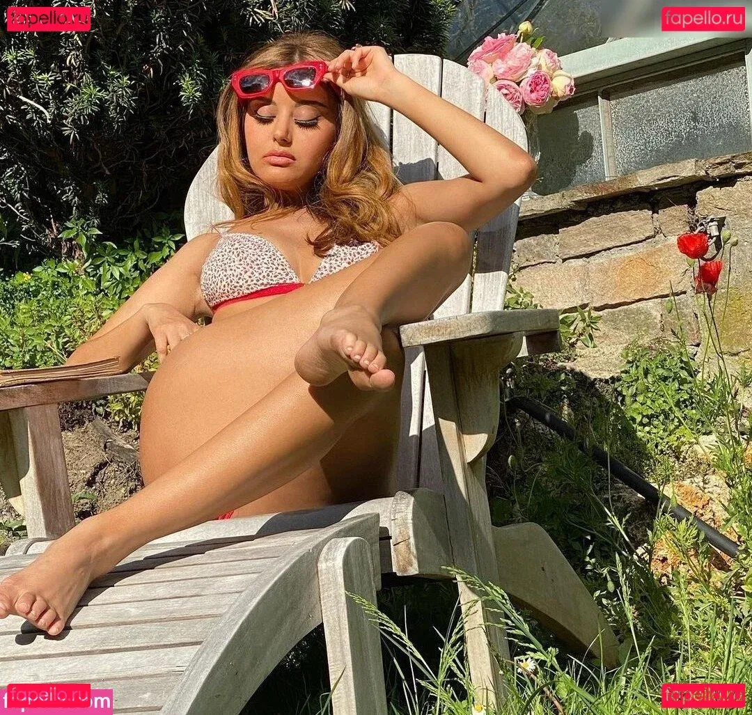 Zahia Dehar Onlyfans Photo Gallery 