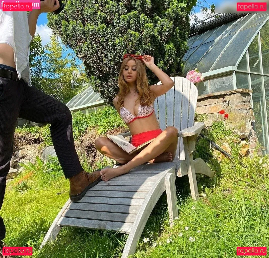 Zahia Dehar Onlyfans Photo Gallery 