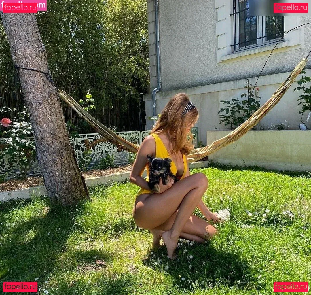 Zahia Dehar Onlyfans Photo Gallery 