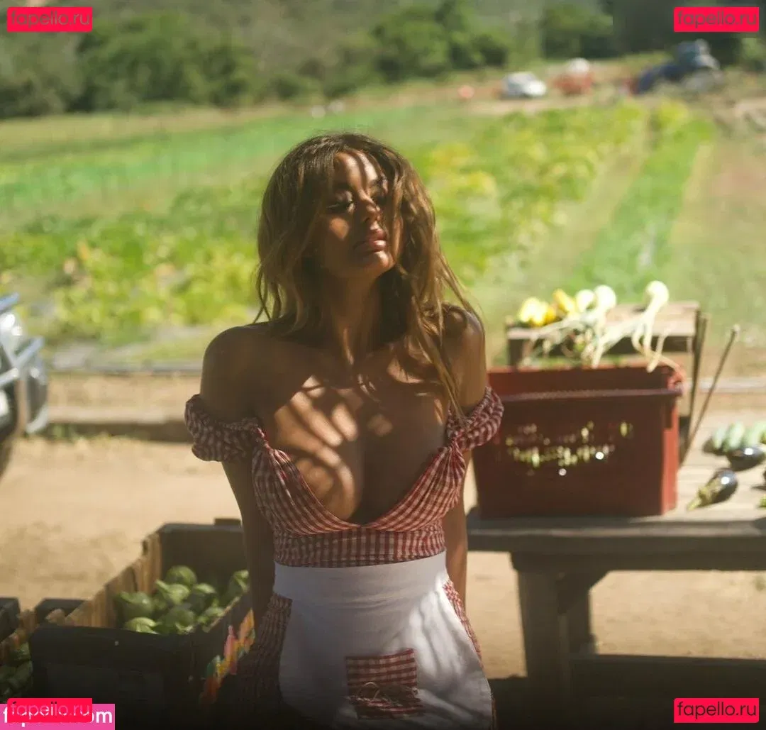 Zahia Dehar Onlyfans Photo Gallery 