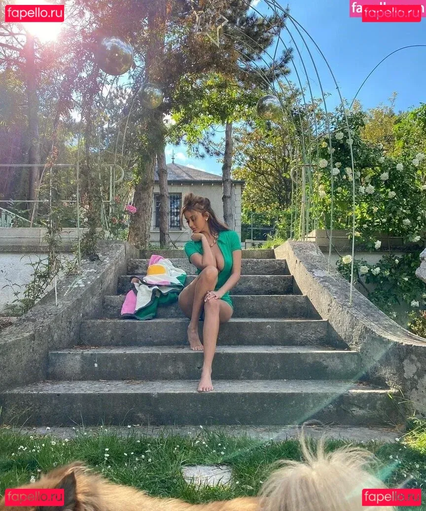 Zahia Dehar Onlyfans Photo Gallery 