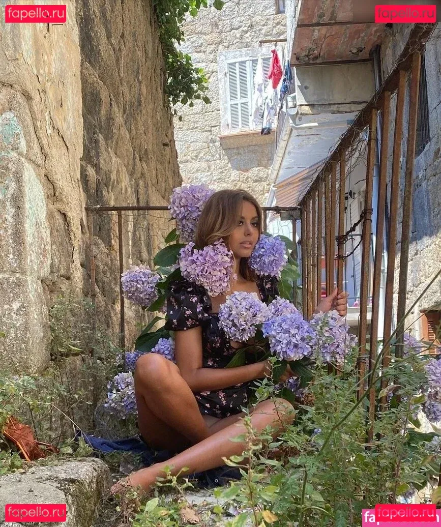 Zahia Dehar Onlyfans Photo Gallery 