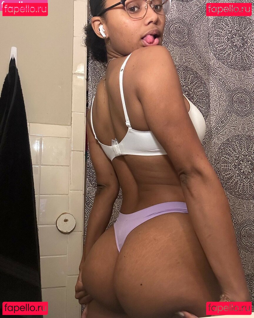 Jasmine Mitchell Nude Onlyfans Photo 8