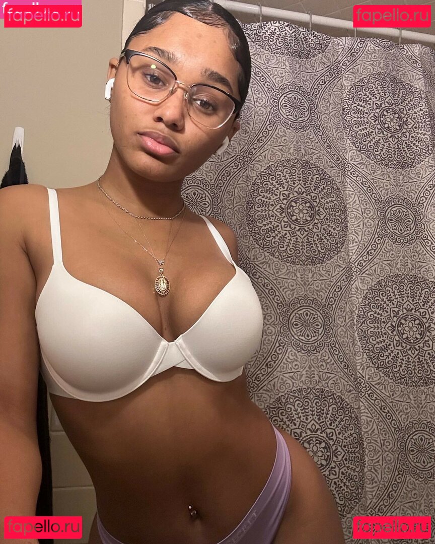 Jasmine Mitchell Nude Onlyfans Photo 6