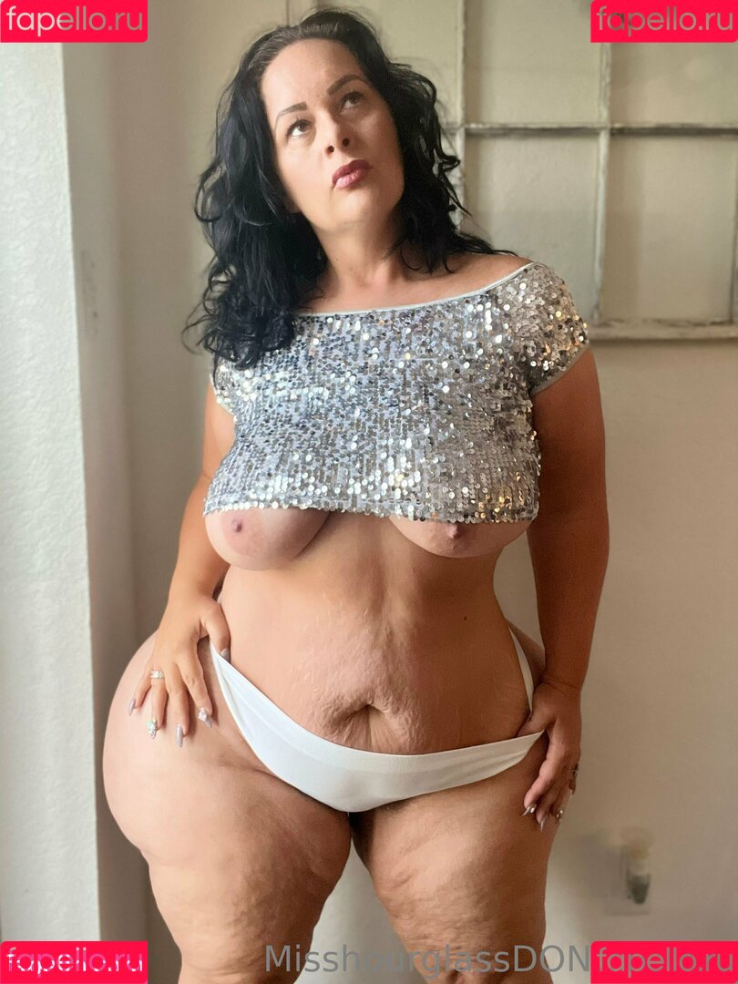 misshourglass Onlyfans Photo Gallery 