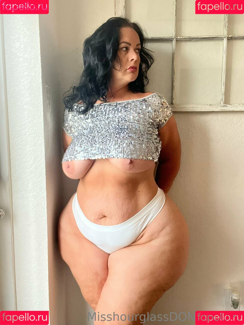 misshourglass Onlyfans Photo Gallery 