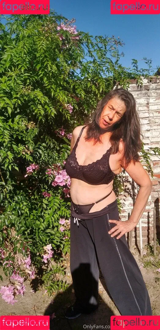 aloneruth Onlyfans Photo Gallery 