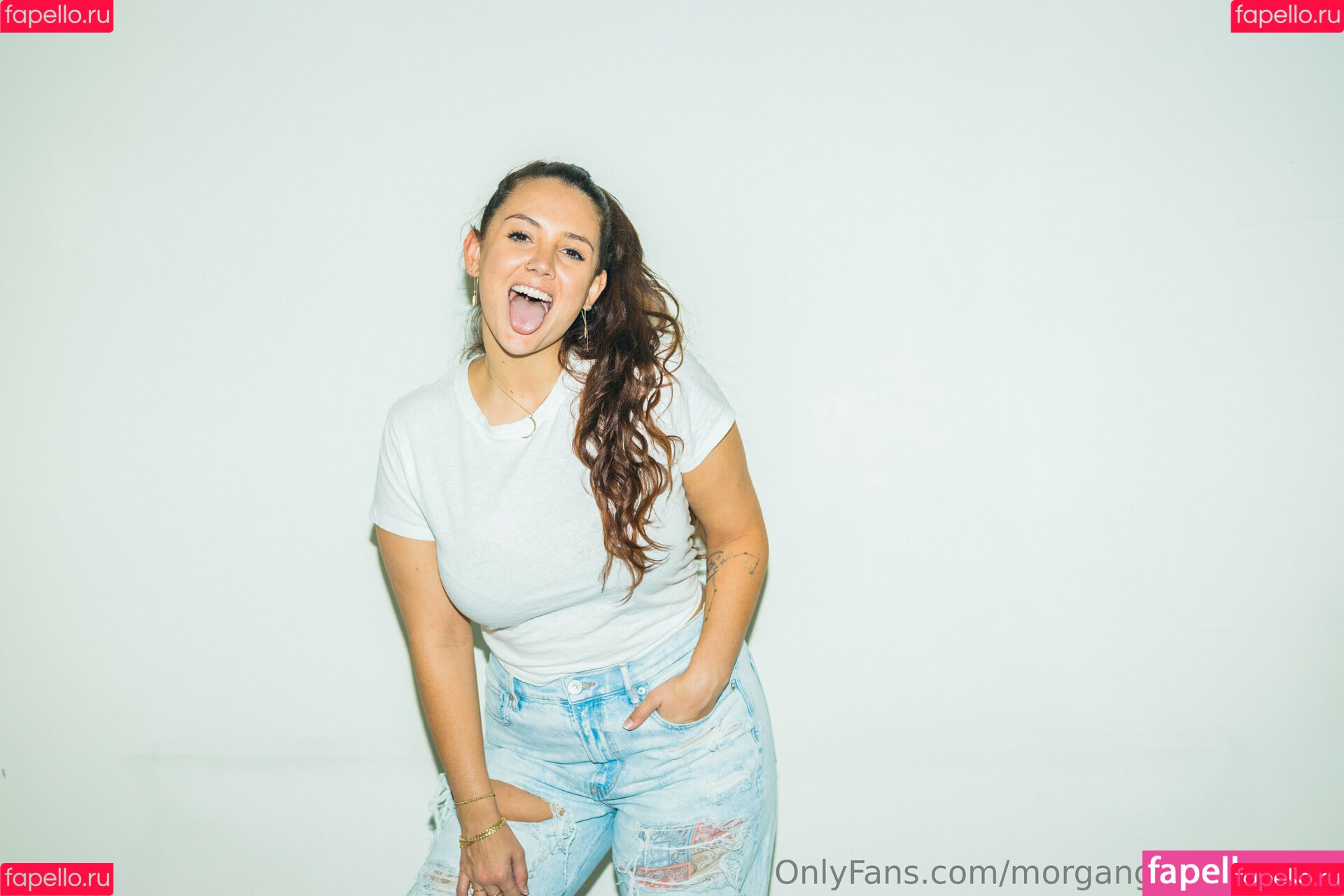 morgangallocomedy Onlyfans Photo Gallery 