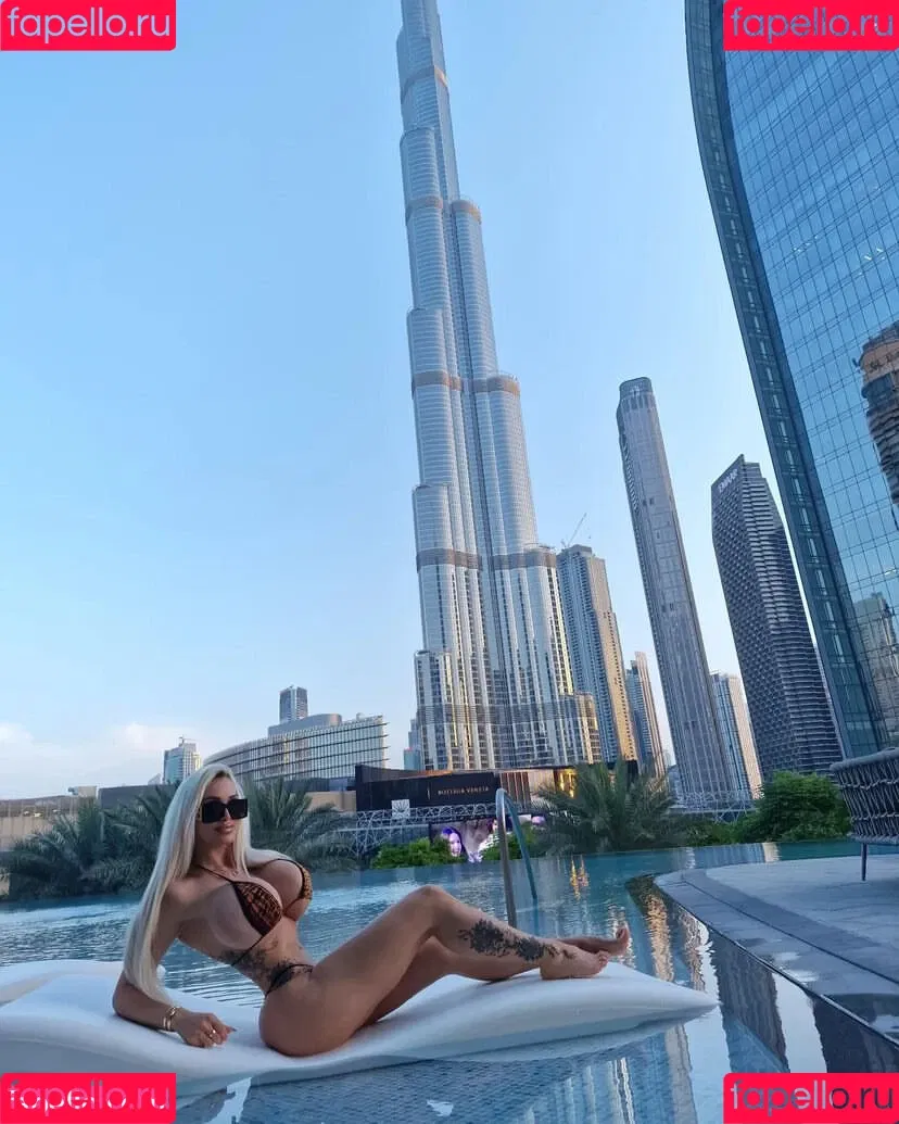 Kristhin Gomez Onlyfans Photo Gallery 