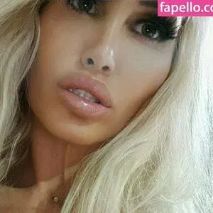 Kristhin Gomez Onlyfans Photo Gallery 