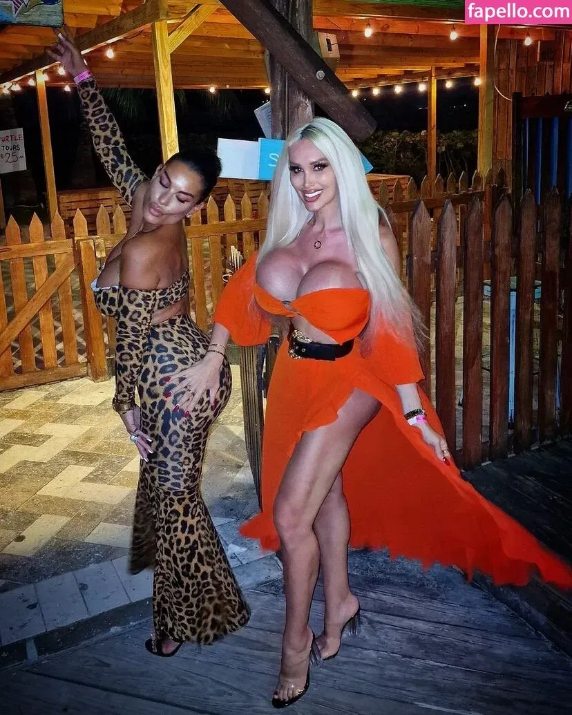 Kristhin Gomez Onlyfans Photo Gallery 