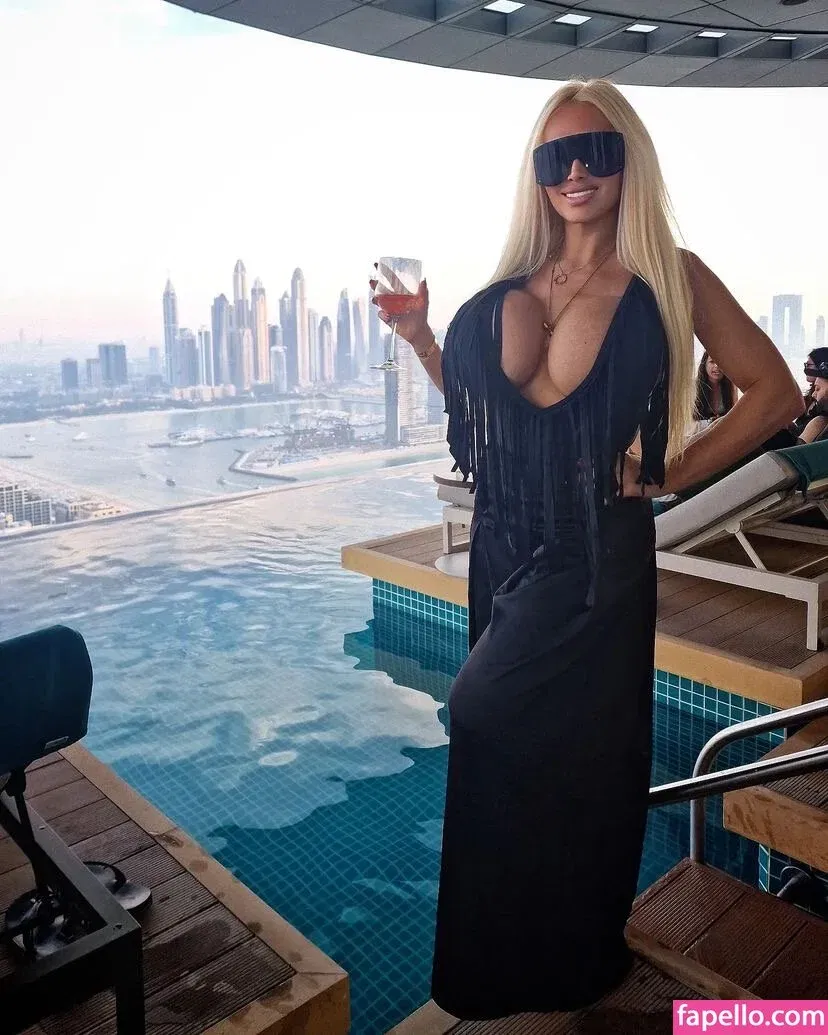 Kristhin Gomez Onlyfans Photo Gallery 