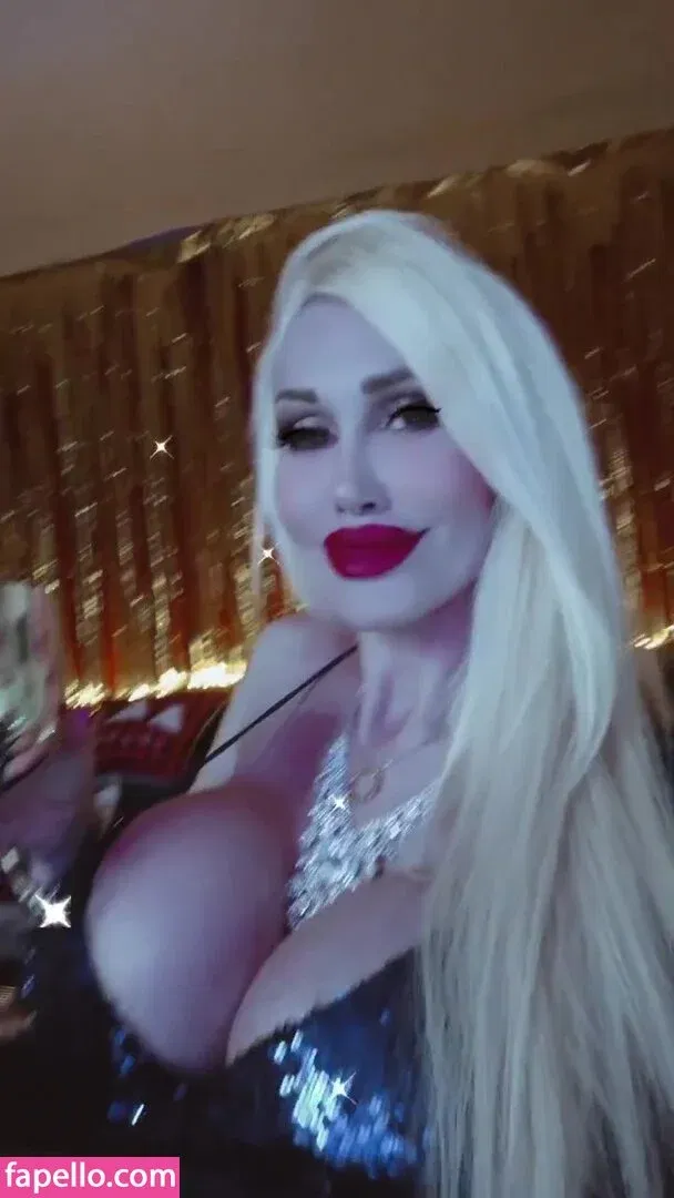 Kristhin Gomez Onlyfans Photo Gallery 