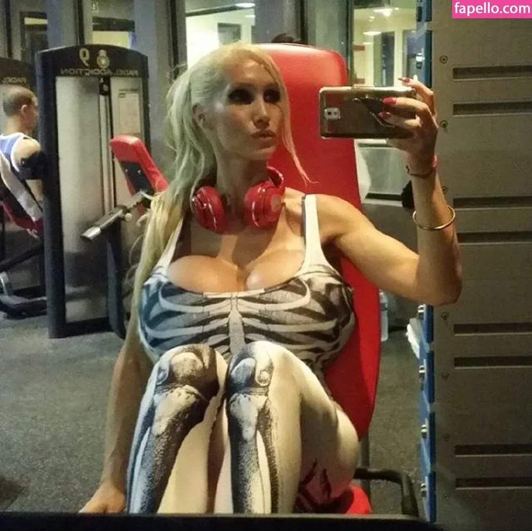 Kristhin Gomez Onlyfans Photo Gallery 