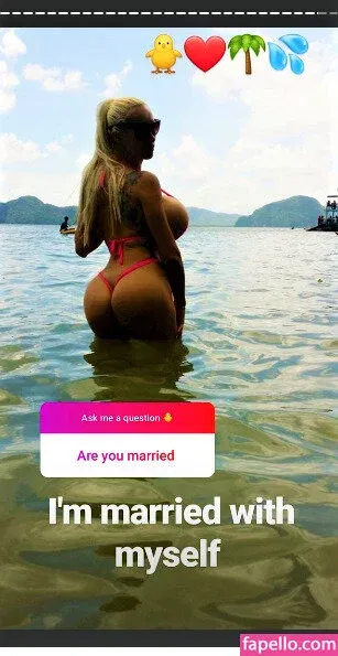 Kristhin Gomez Onlyfans Photo Gallery 