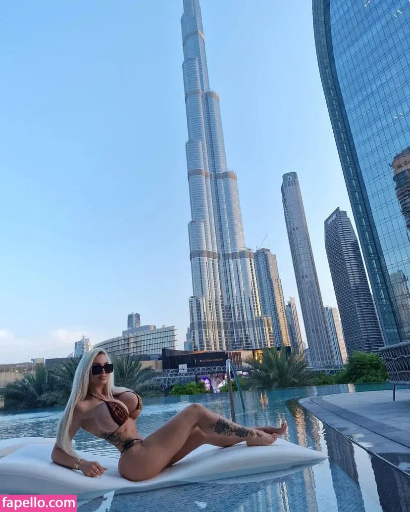 Kristhin Gomez Onlyfans Photo Gallery 