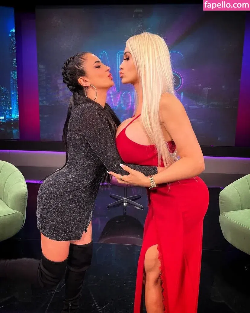 Kristhin Gomez Onlyfans Photo Gallery 