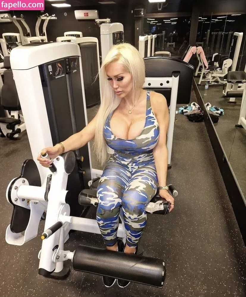 Kristhin Gomez Onlyfans Photo Gallery 