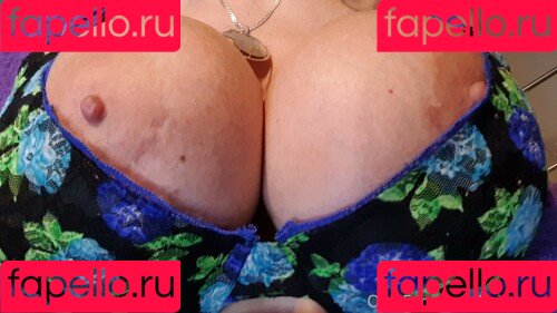 Kristhin Gomez Onlyfans Photo Gallery 