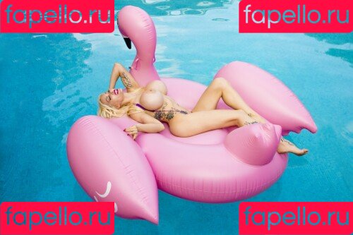 Kristhin Gomez Onlyfans Photo Gallery 