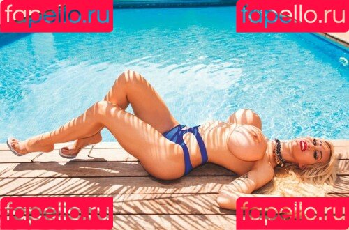 Kristhin Gomez Onlyfans Photo Gallery 