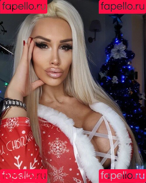 Kristhin Gomez Onlyfans Photo Gallery 