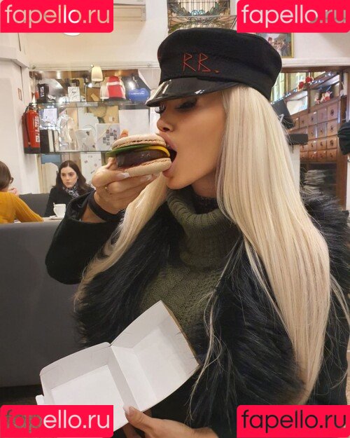 Kristhin Gomez Onlyfans Photo Gallery 