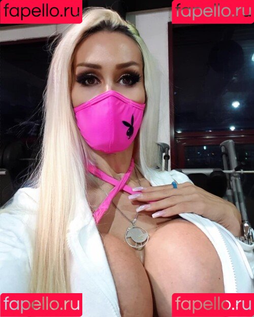 Kristhin Gomez Onlyfans Photo Gallery 