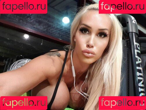 Kristhin Gomez Onlyfans Photo Gallery 