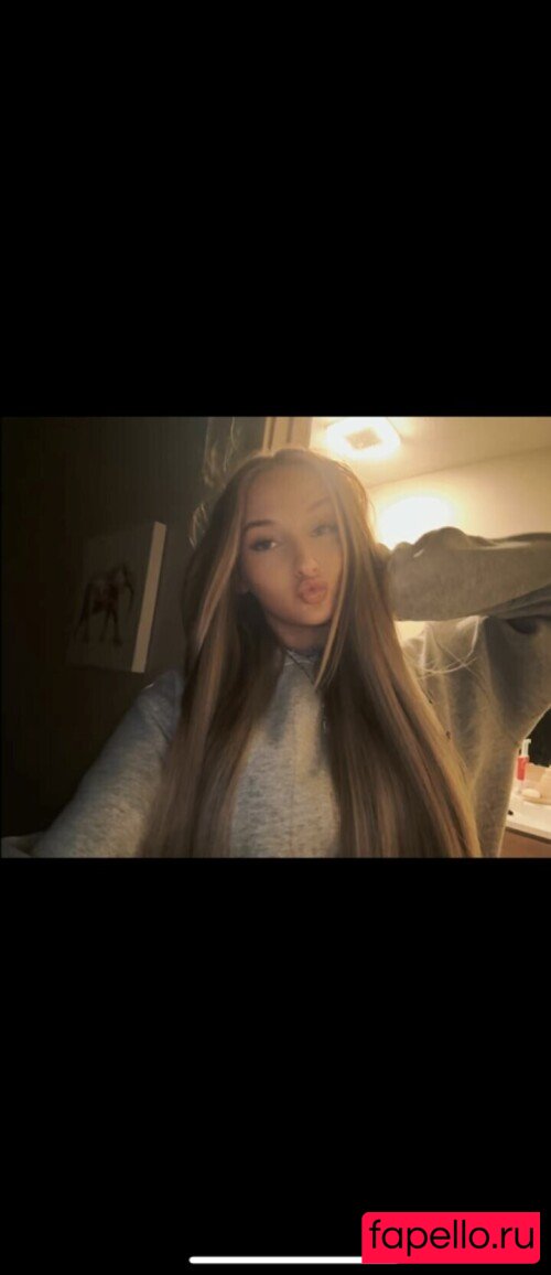 emmy2421 Nude Onlyfans Photo 13