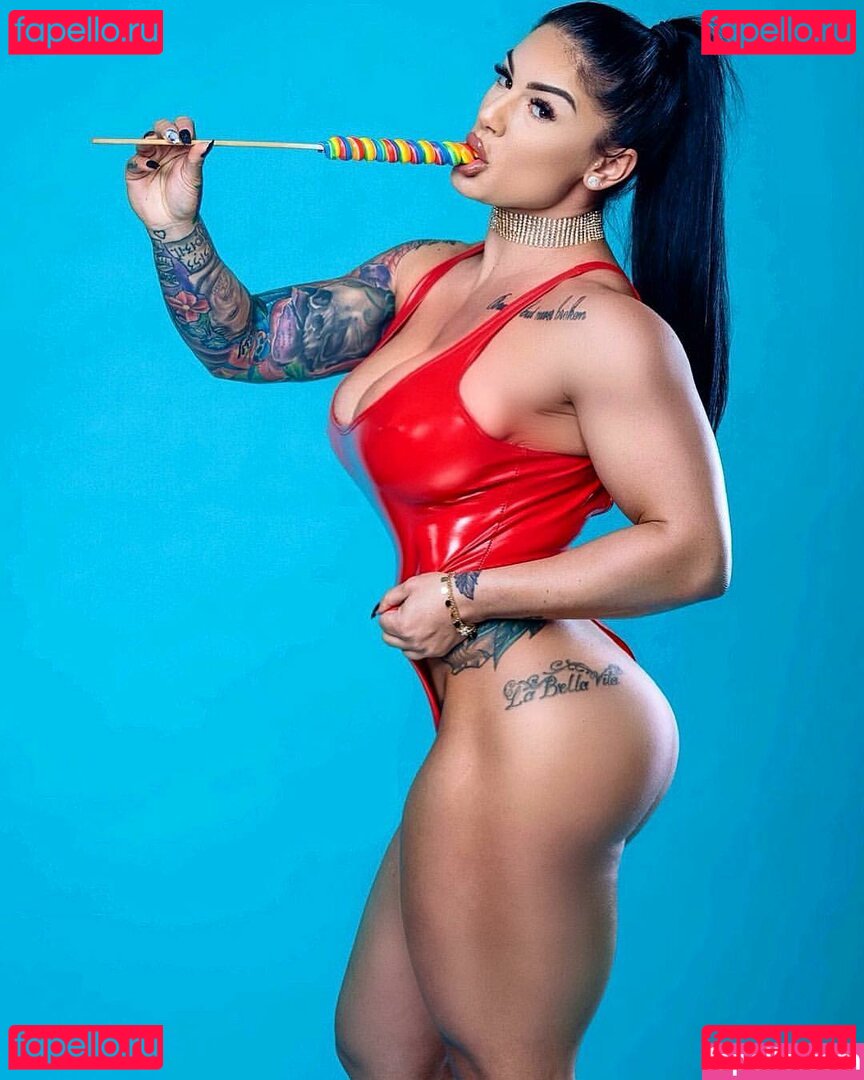 Muscle Bombshell Nude Onlyfans Photo 24