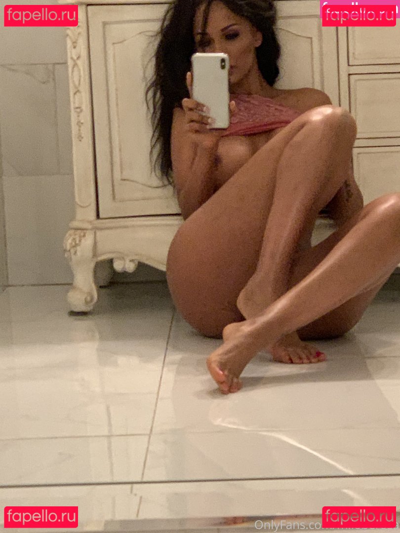 Milo Berosa Nude Onlyfans Photo 15
