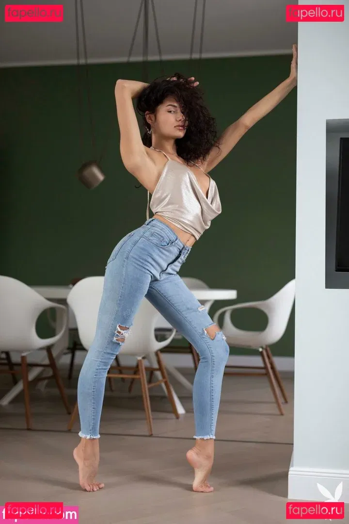 Layla Balan Onlyfans Photo Gallery 