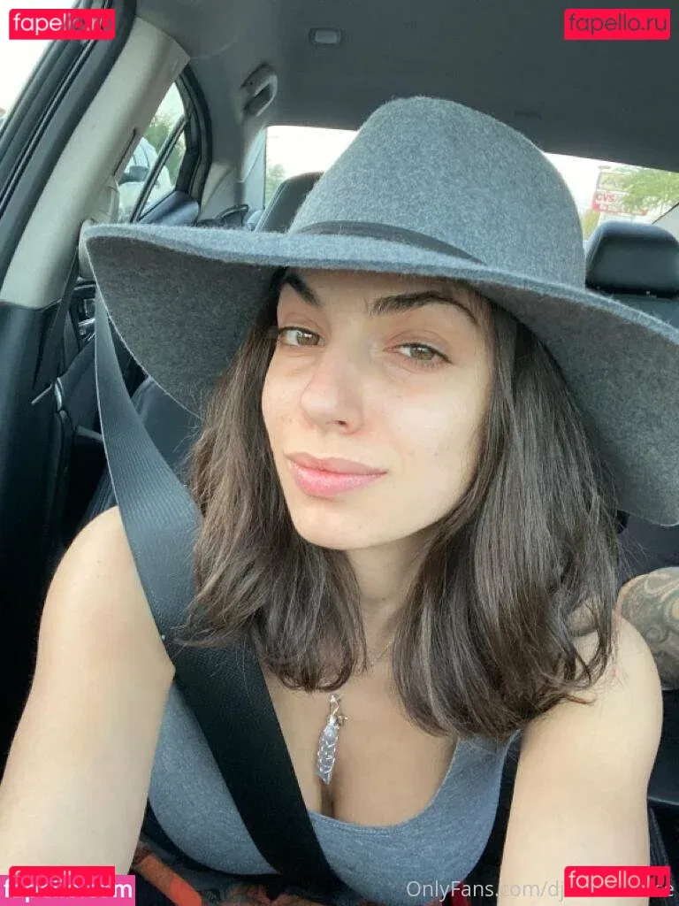 darciedolcexxx Onlyfans Photo Gallery 