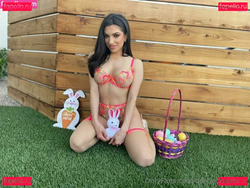 darciedolcexxx Onlyfans Photo Gallery 