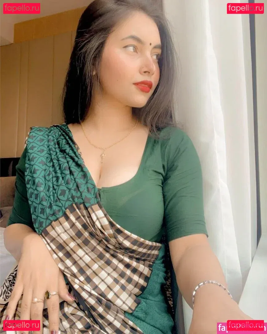 Arpa Roy Onlyfans Photo Gallery 