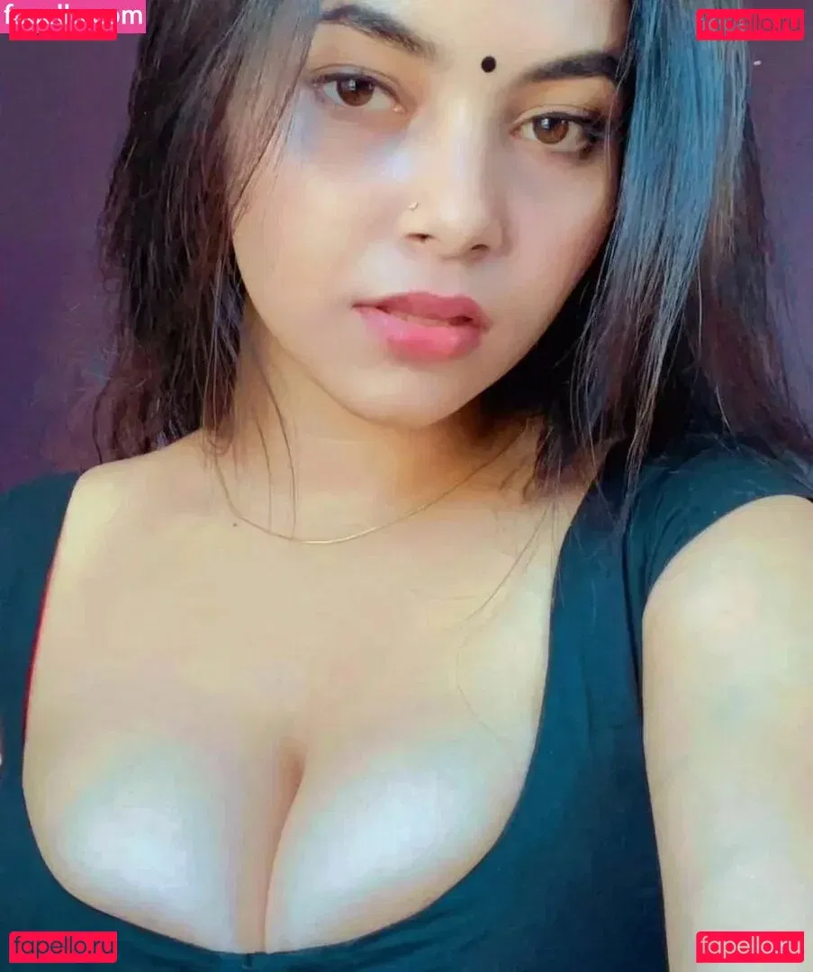 Arpa Roy Onlyfans Photo Gallery 