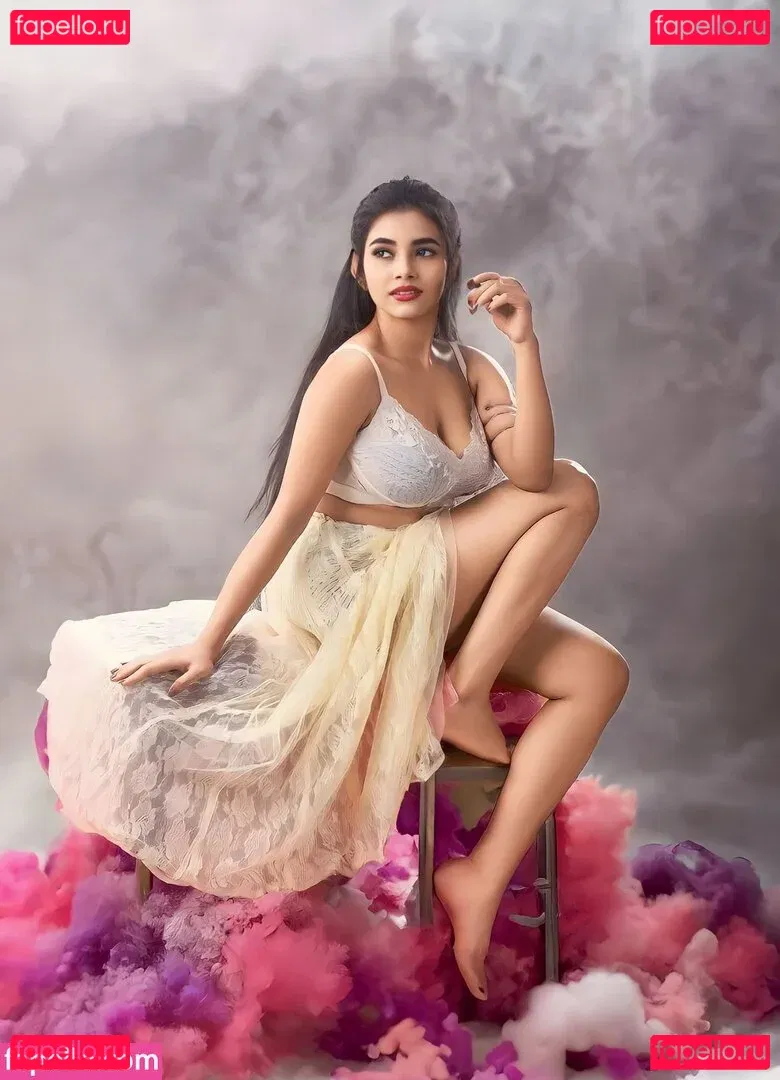 Arpa Roy Onlyfans Photo Gallery 