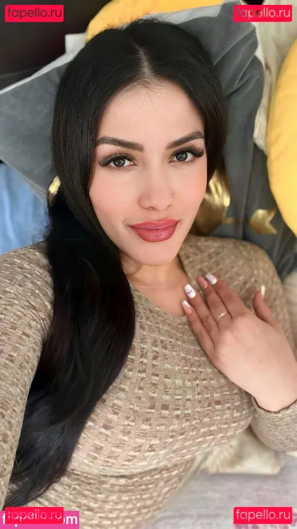 Arpa Roy Onlyfans Photo Gallery 