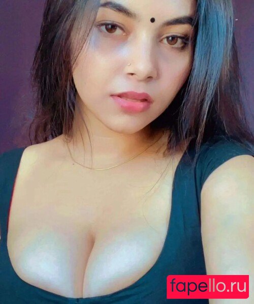 Arpa Roy Onlyfans Photo Gallery 